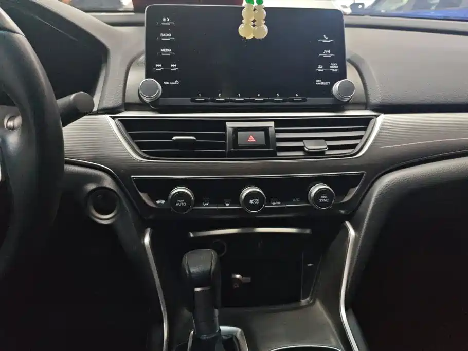 Honda Accord — фото 13