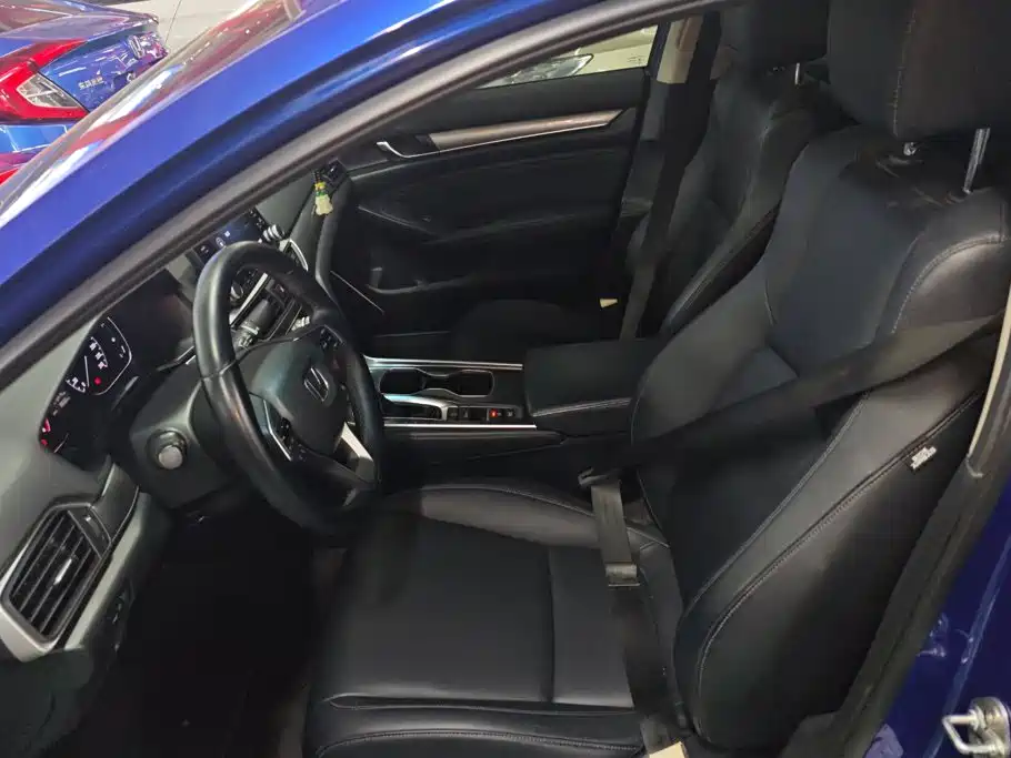 Honda Accord — фото 9