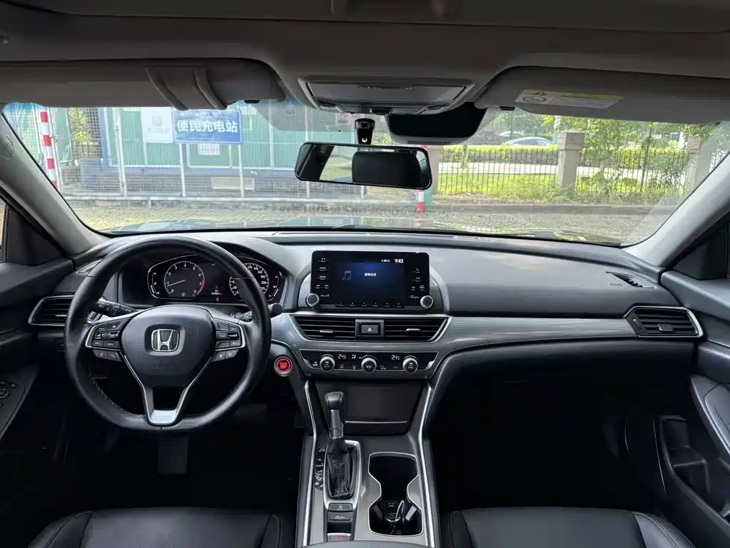 Honda Accord — фото 6