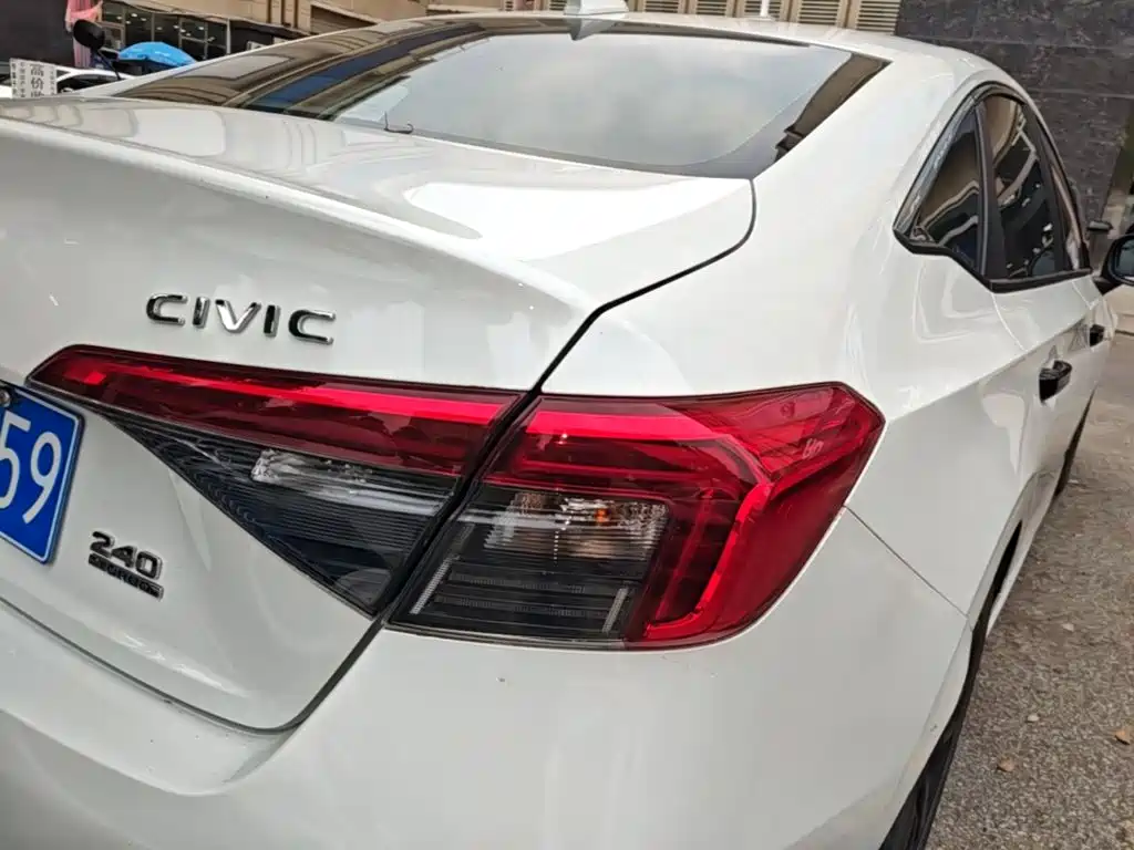 Honda Civic — фото 8