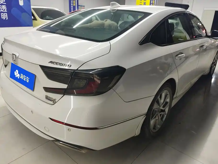 Honda Accord — фото 3