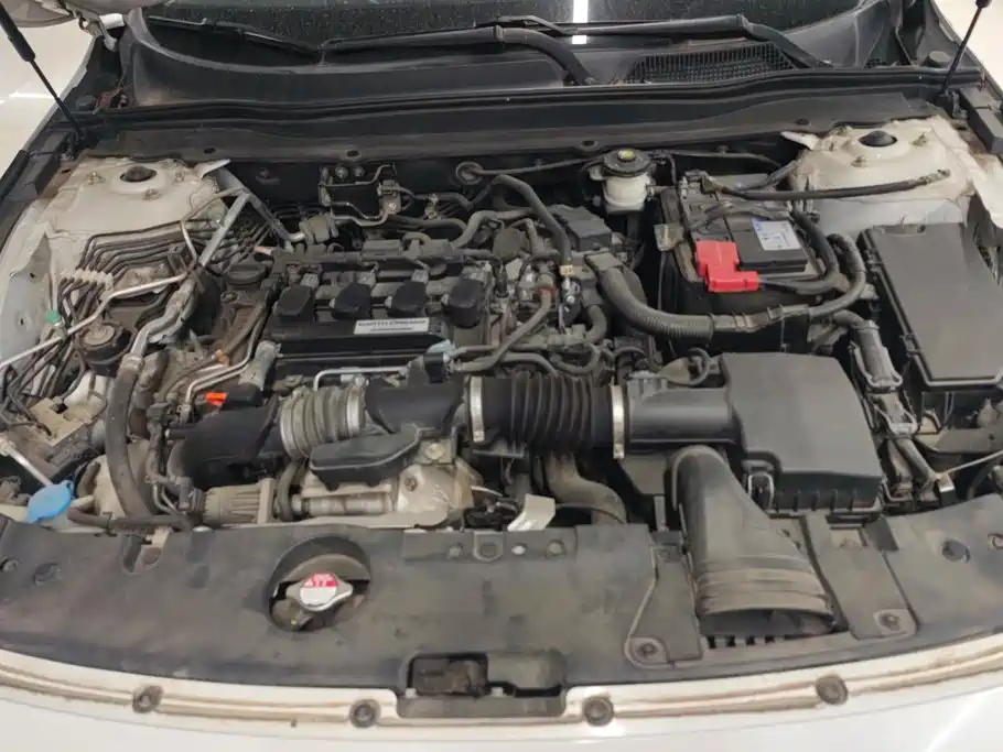 Honda Accord — фото 10