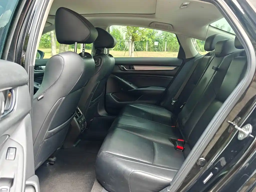 Honda Accord — фото 14