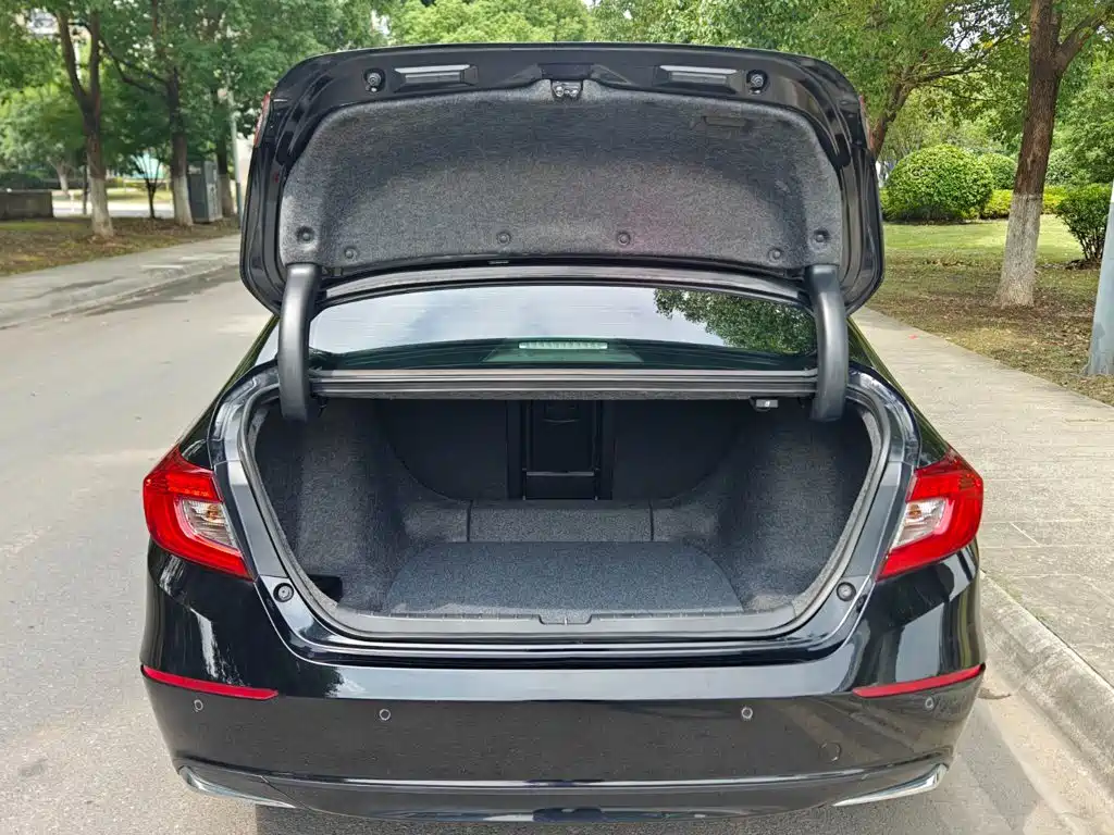 Honda Accord — фото 15