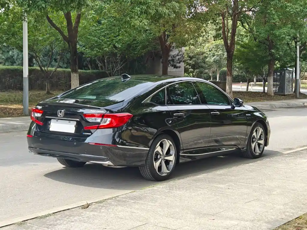 Honda Accord — фото 5