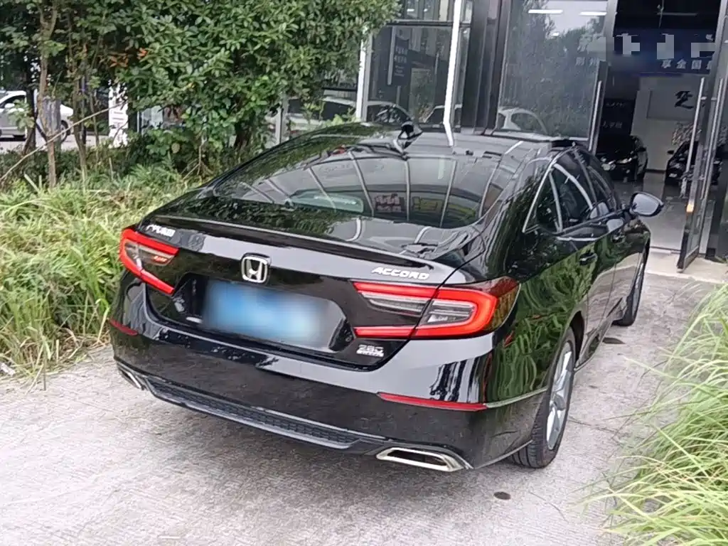 Honda Accord — фото 7