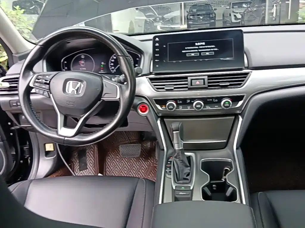 Honda Accord — фото 10