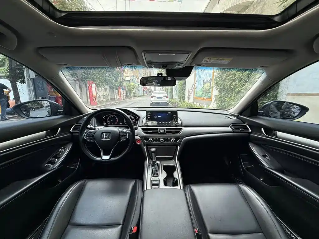 Honda Accord — фото 4