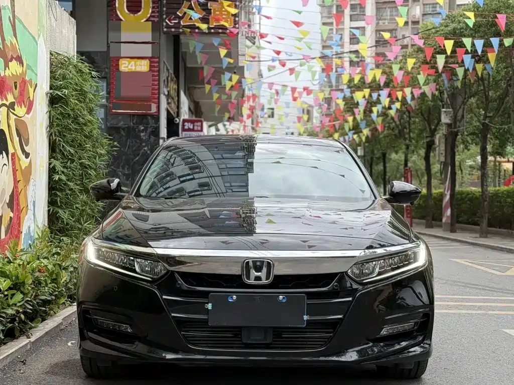 Honda Accord — фото 8