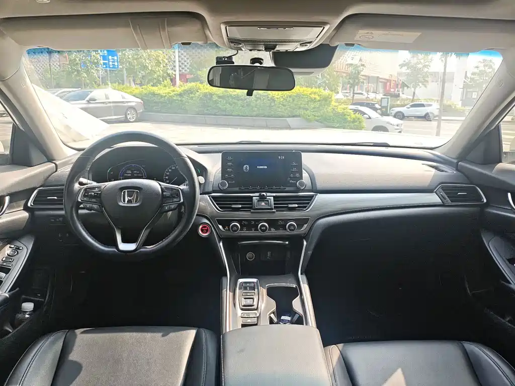 Honda Accord — фото 7