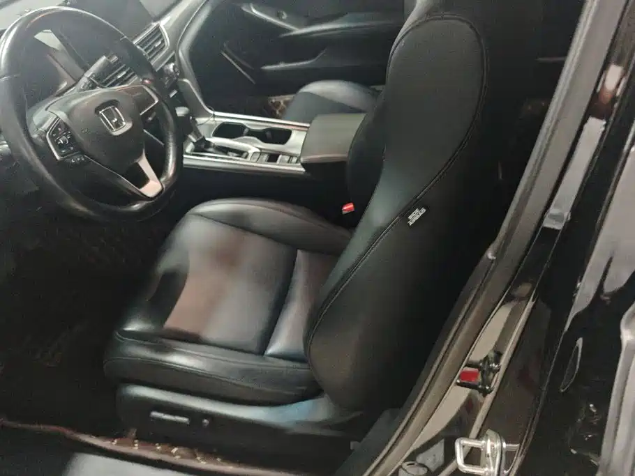 Honda Accord — фото 11