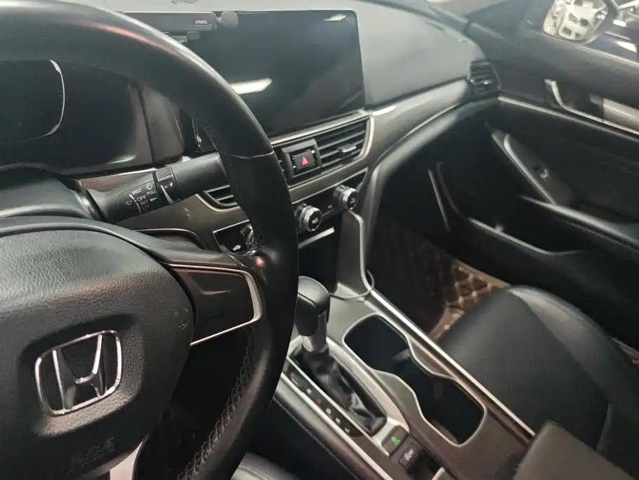 Honda Accord — фото 13