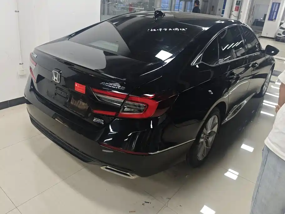 Honda Accord — фото 3