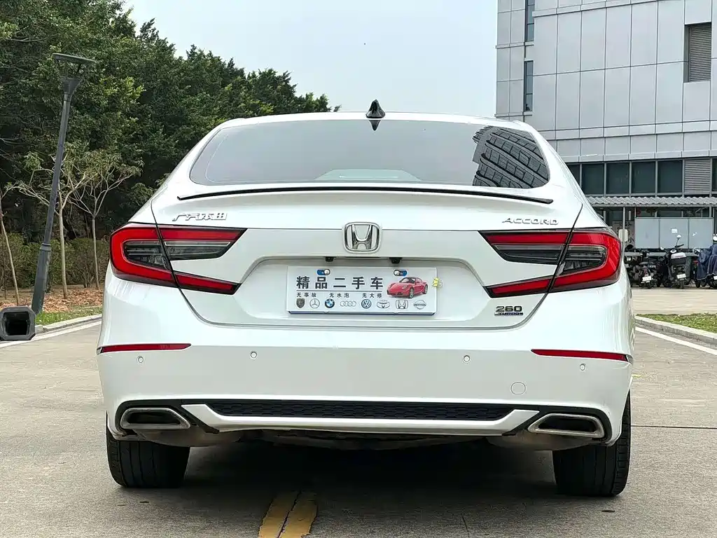 Honda Accord — фото 10
