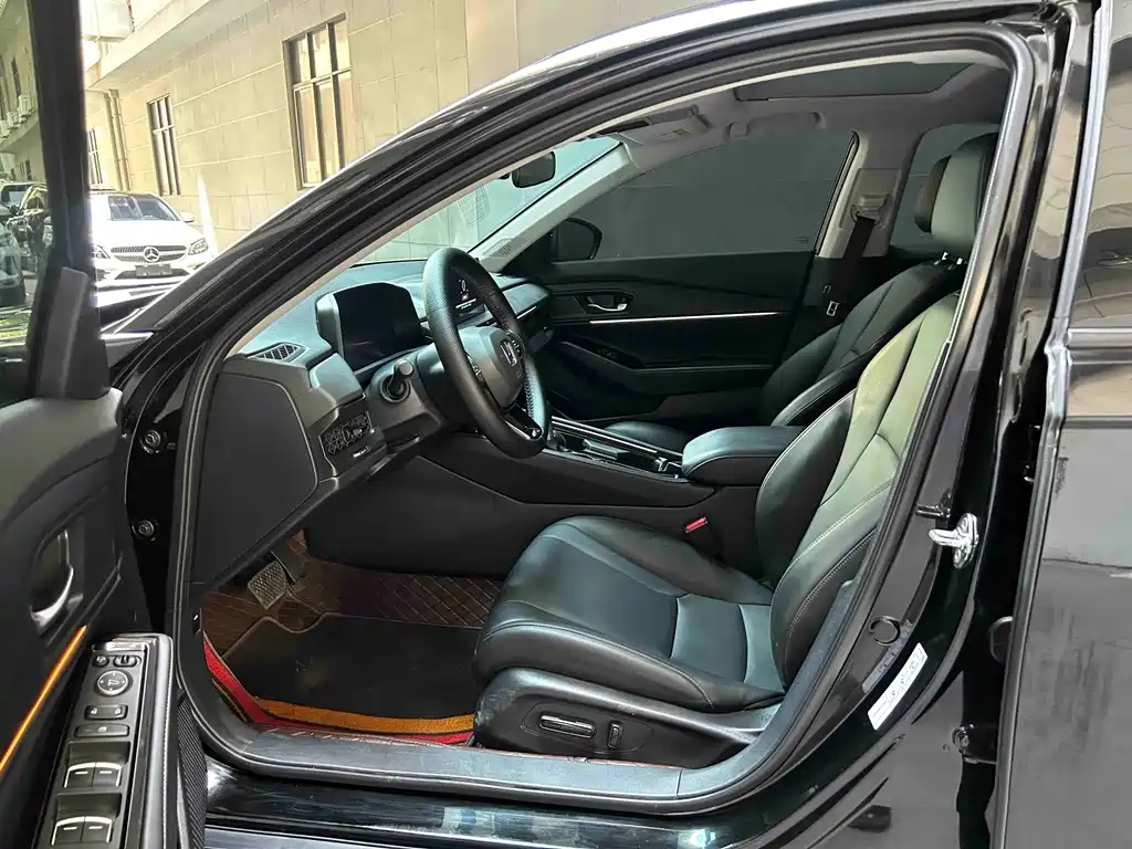 Honda Accord — фото 11