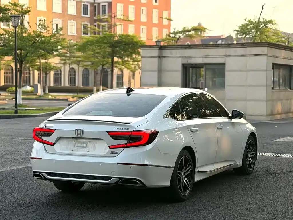 Honda Accord — фото 5