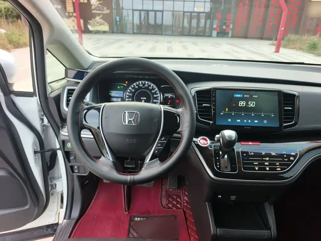 Honda Odyssey — фото 17