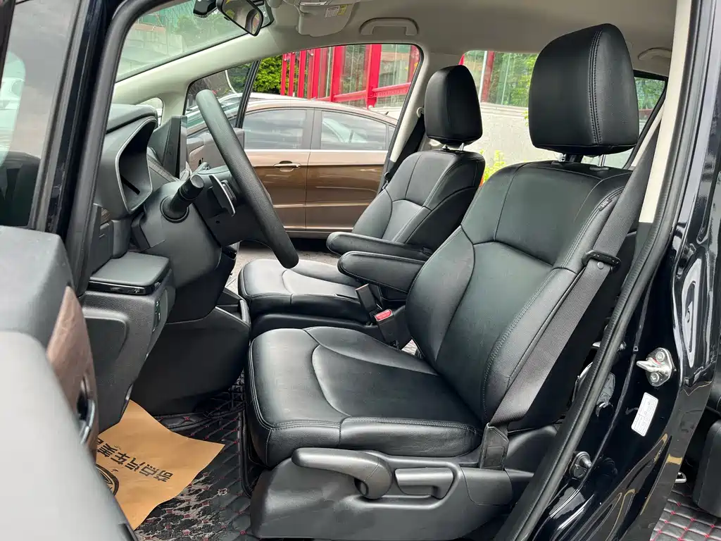 Honda Odyssey — фото 11