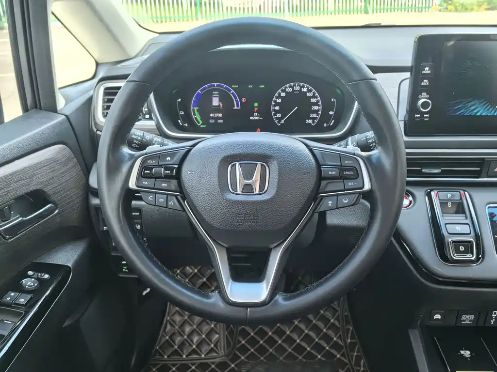 Honda Odyssey — фото 14