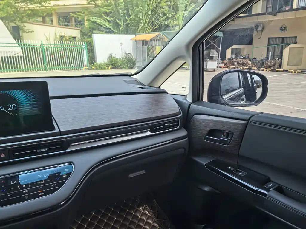 Honda Odyssey — фото 15