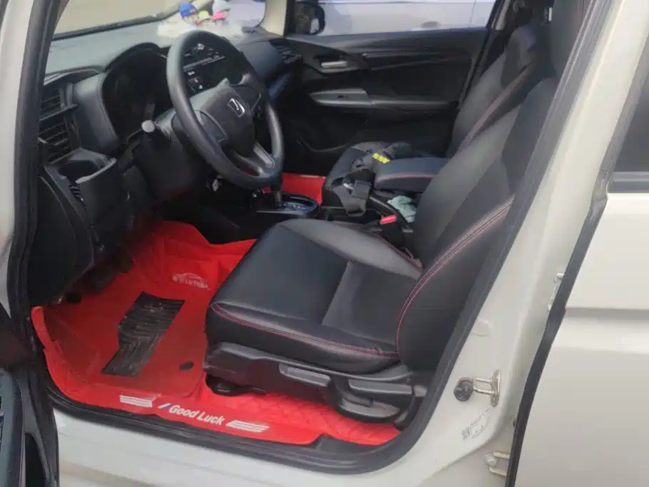 Honda Fit — фото 9