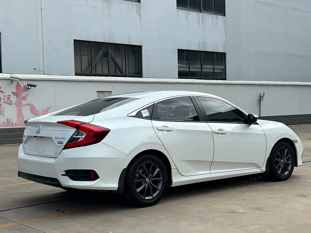 Honda Civic — фото 6