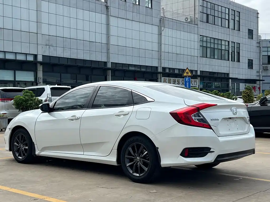 Honda Civic — фото 8
