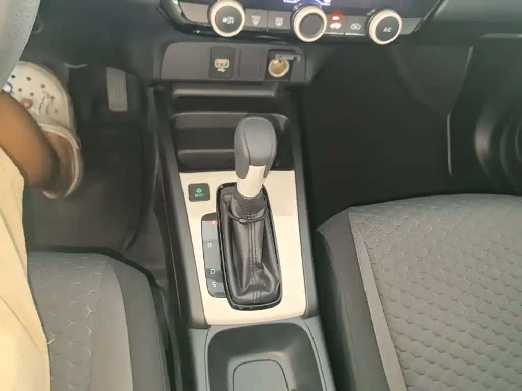 Honda Fit — фото 14