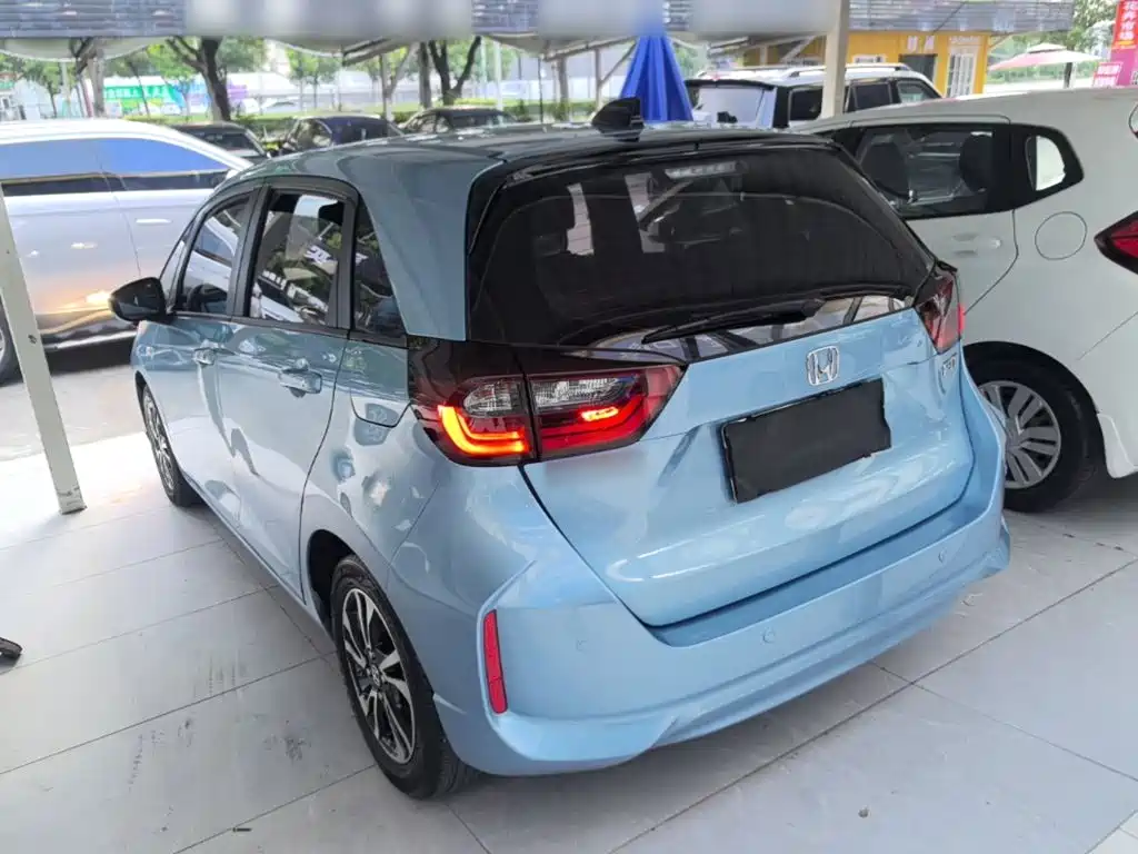 Honda Fit — фото 5