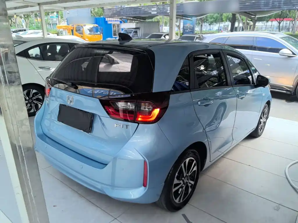 Honda Fit — фото 7