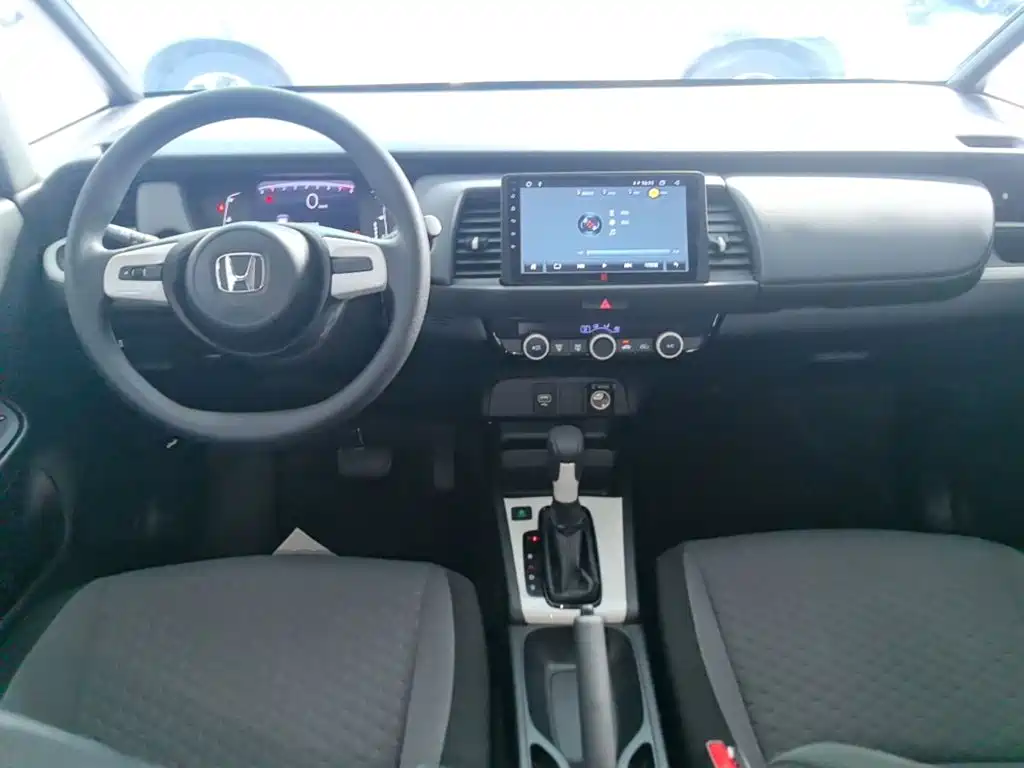 Honda Fit — фото 10