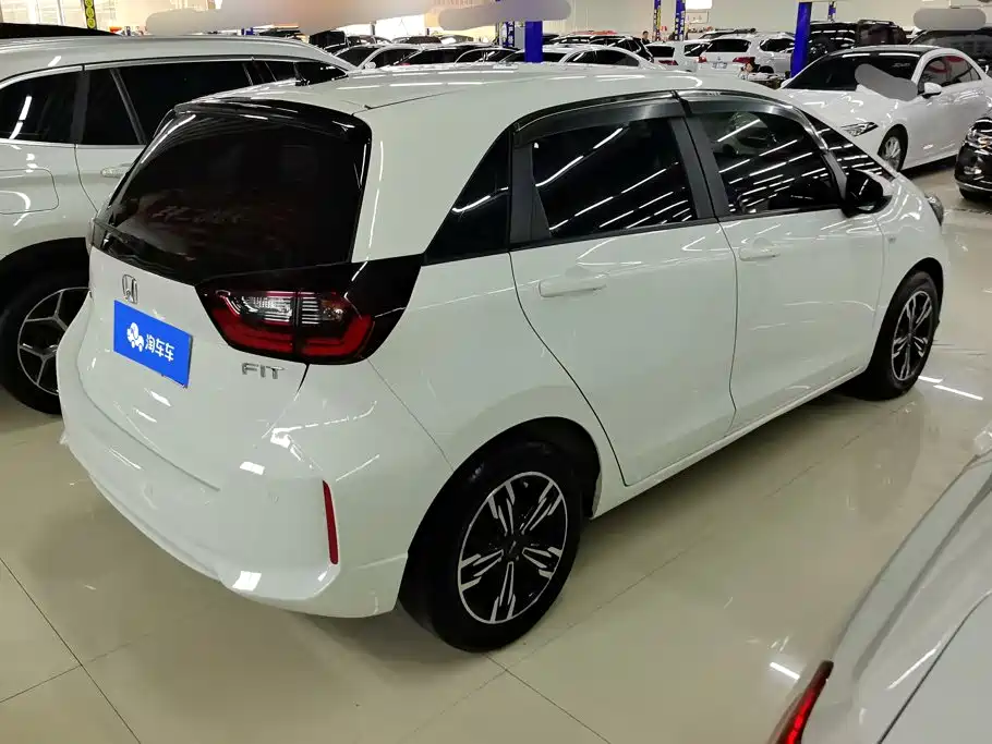 Honda Fit — фото 3
