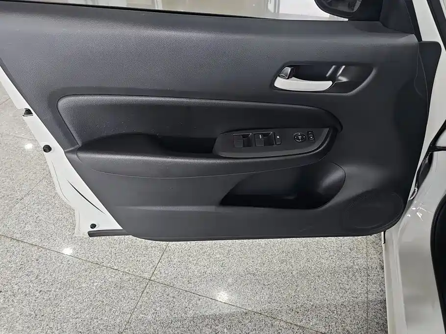 Honda Fit — фото 7
