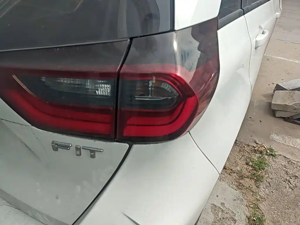 Honda Fit — фото 8
