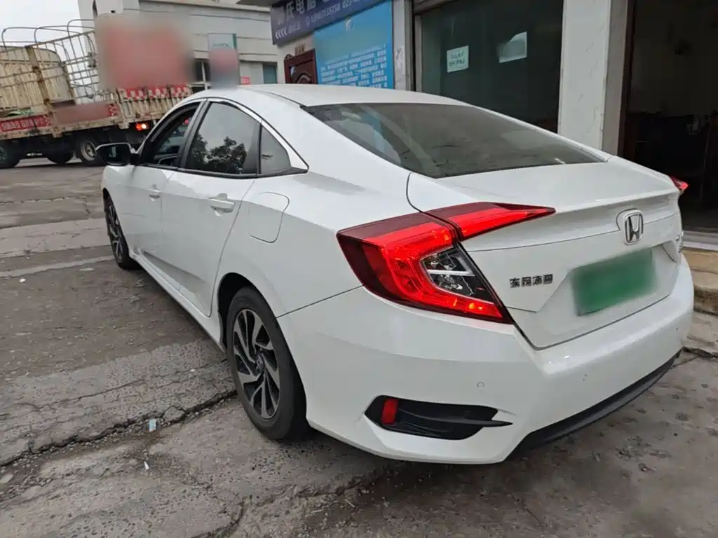 Honda Civic — фото 5