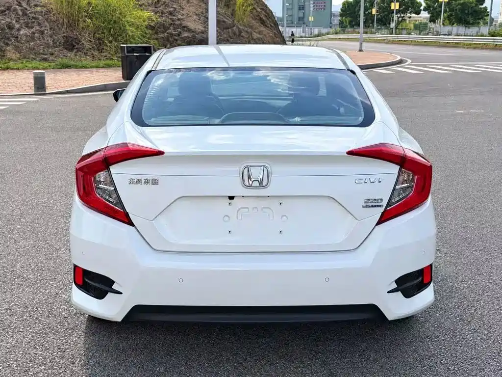 Honda Civic — фото 8