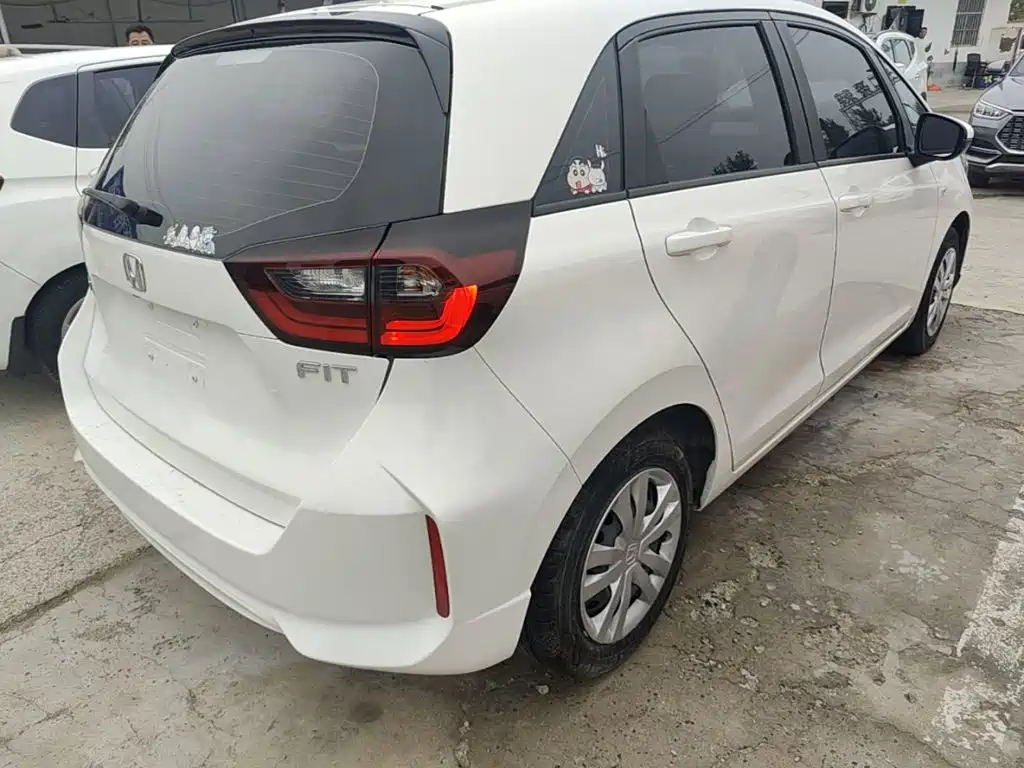 Honda Fit — фото 7