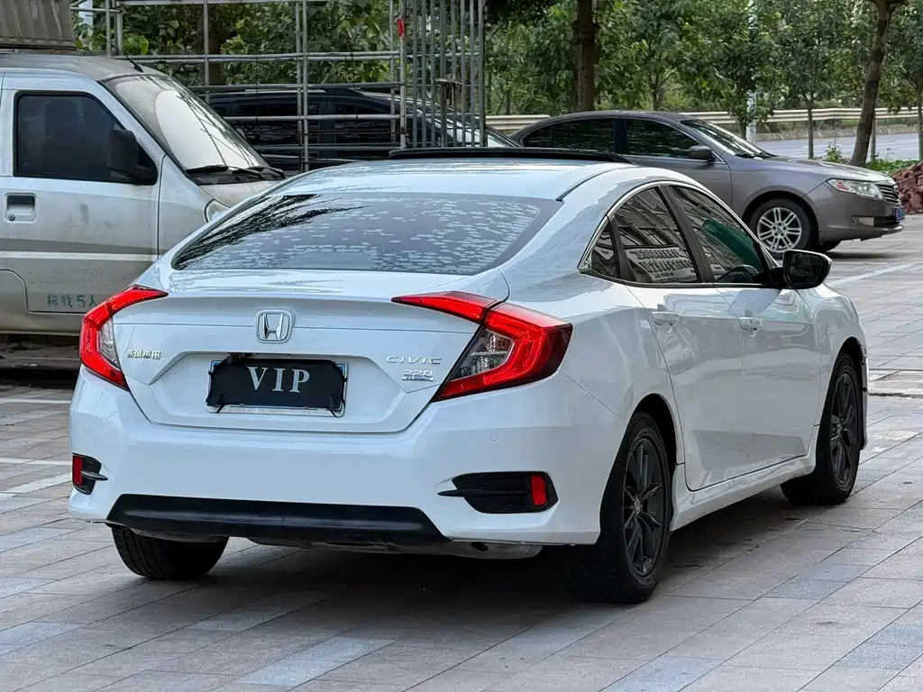 Honda Civic — фото 9