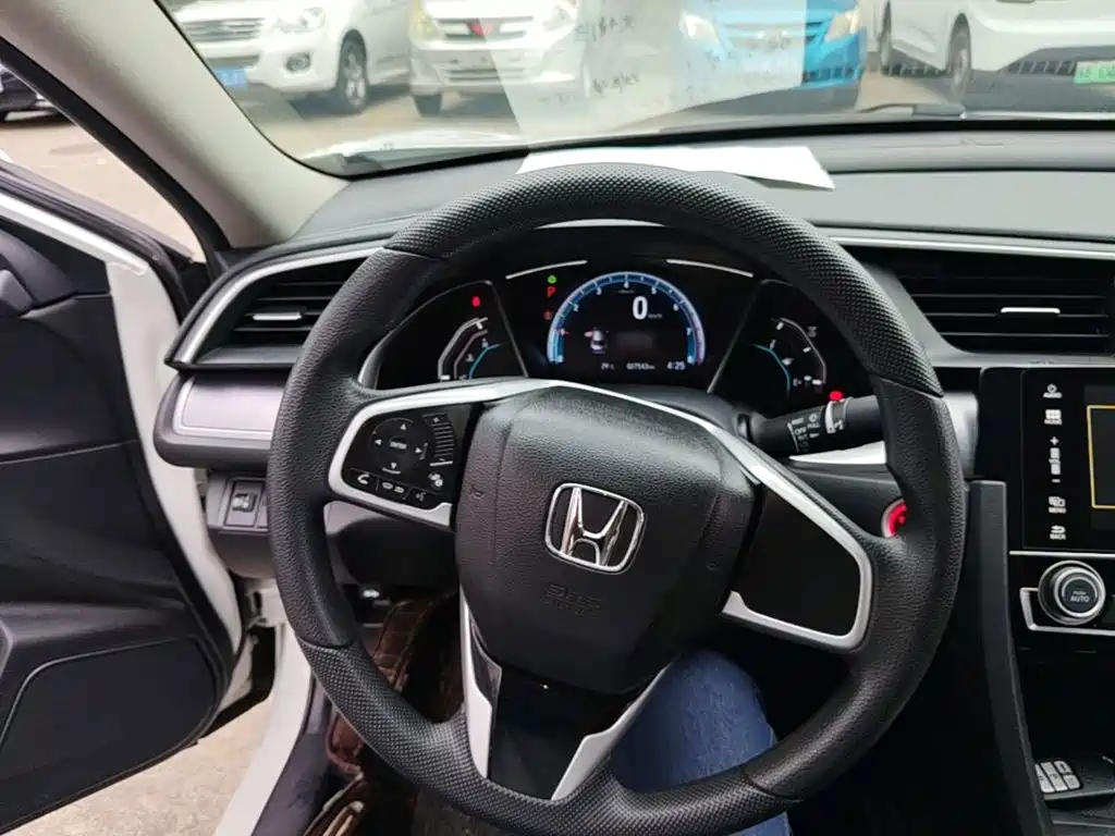 Honda Civic — фото 11