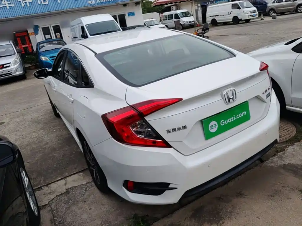 Honda Civic — фото 5