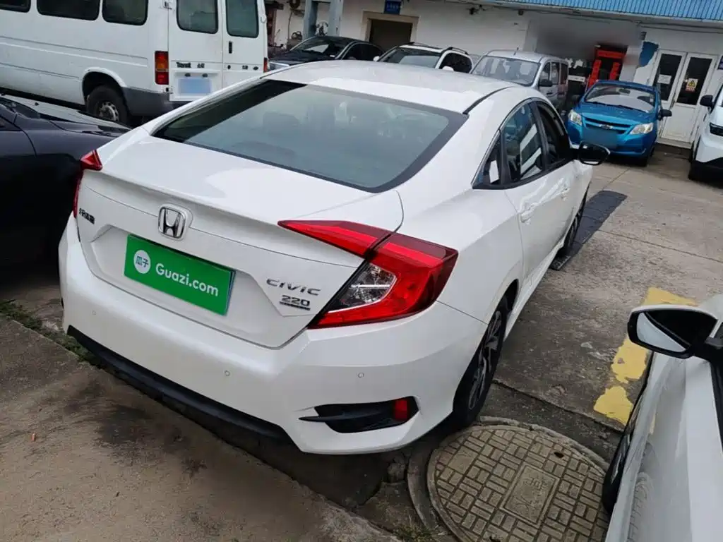 Honda Civic — фото 7