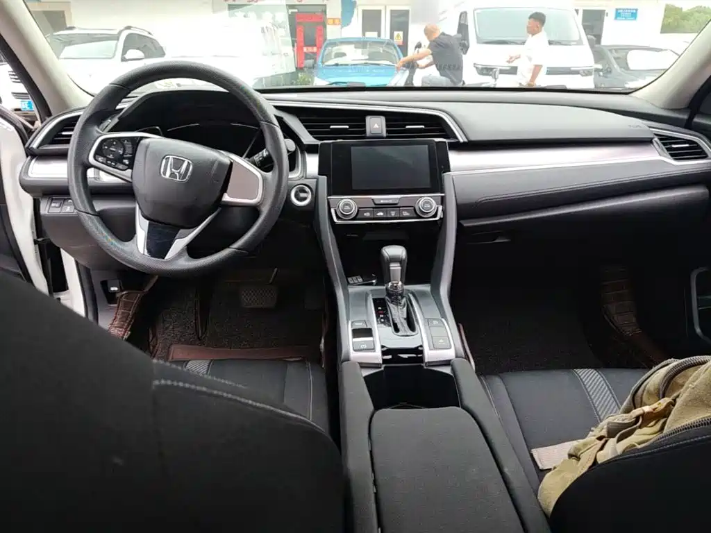 Honda Civic — фото 10