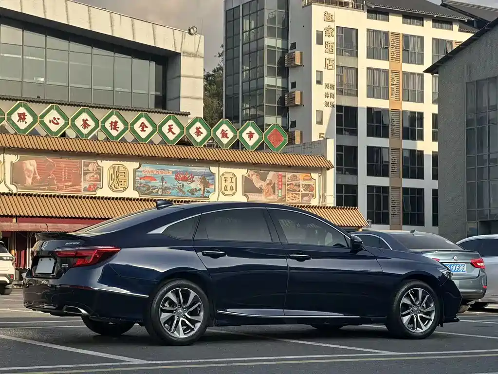 Honda Inspire — фото 14