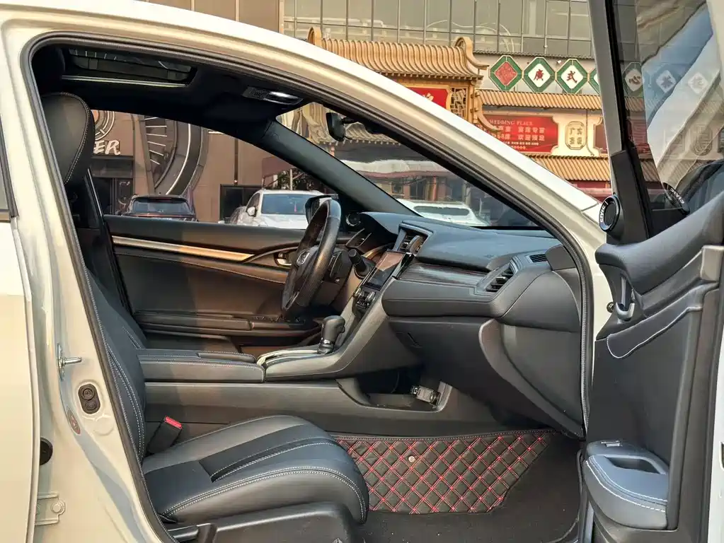 Honda Civic — фото 10