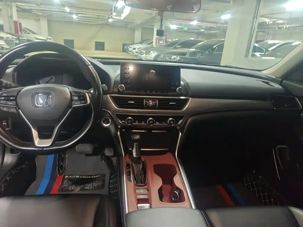 Honda Accord — фото 11