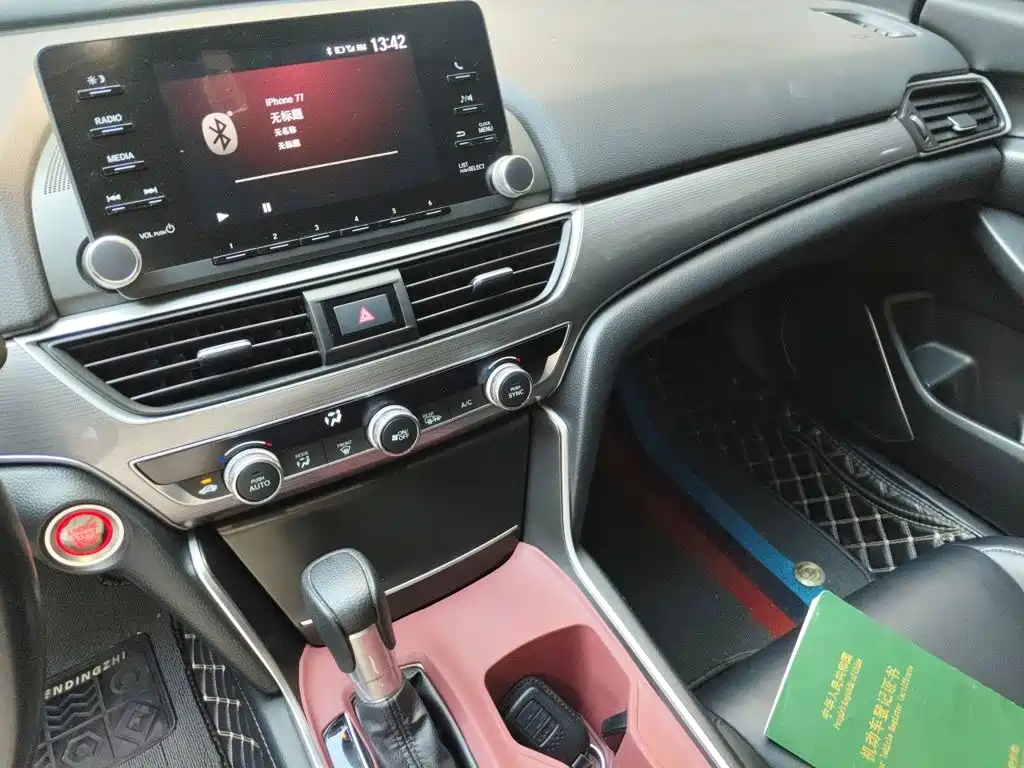 Honda Accord — фото 15