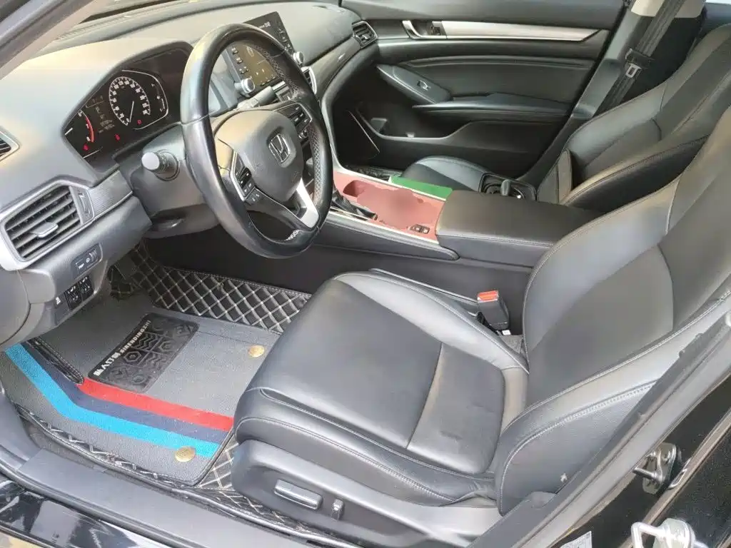 Honda Accord — фото 17