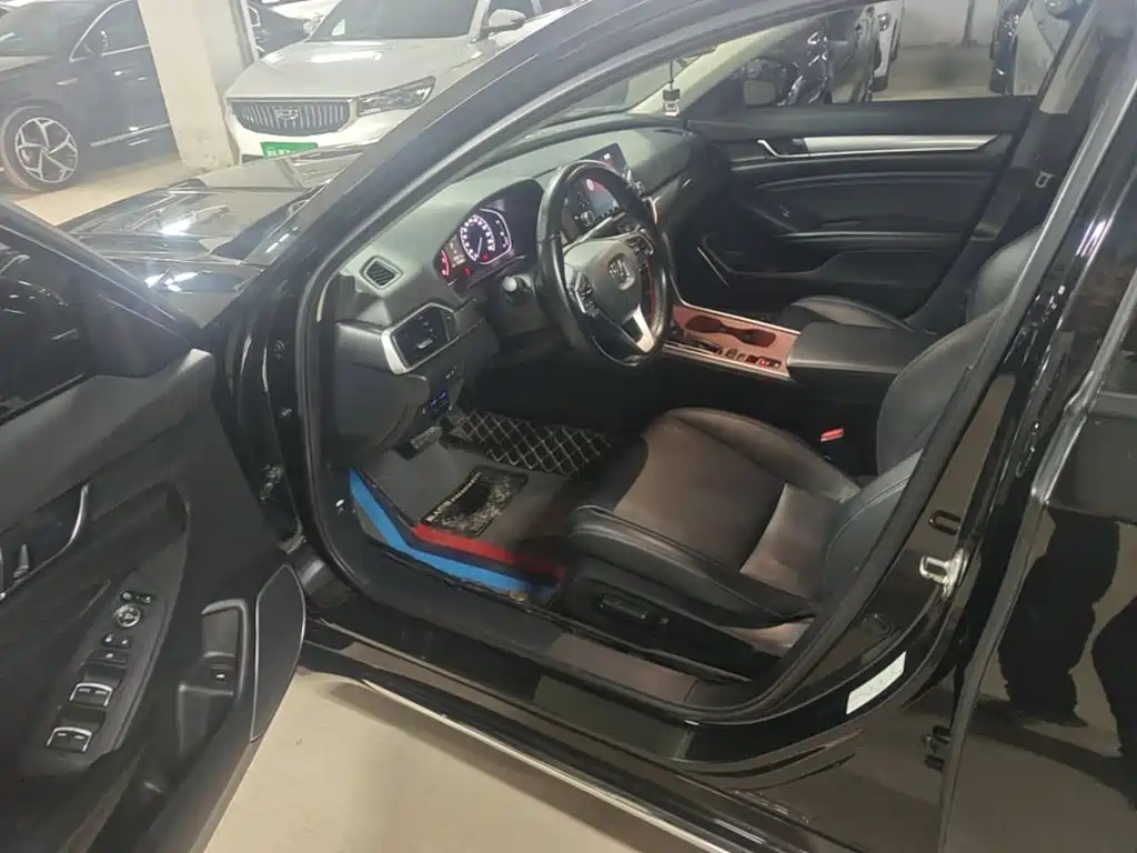Honda Accord — фото 18