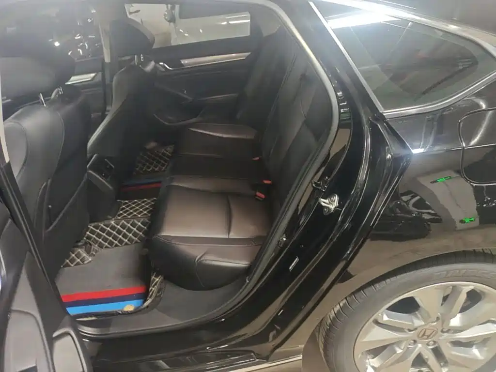 Honda Accord — фото 19