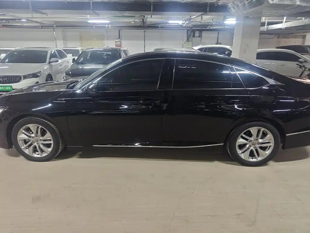 Honda Accord — фото 4